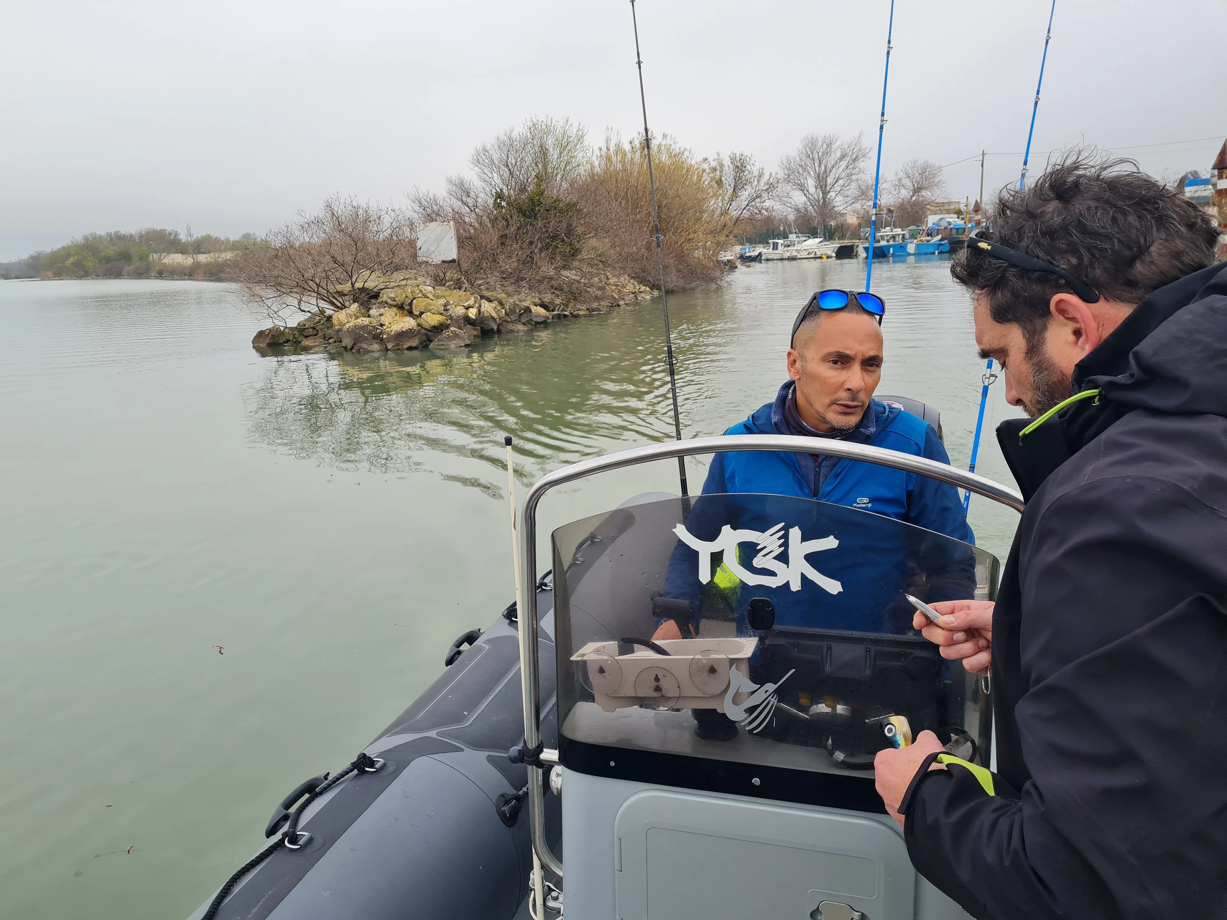 Lit du Gardon asséché, août 2023 — les flaques remplacent le courant